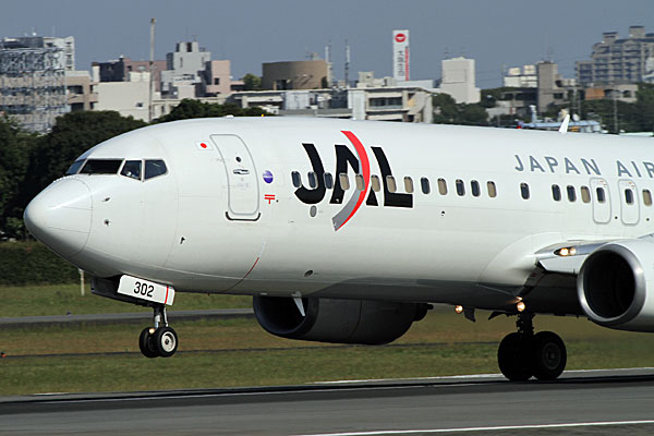 JAL B737-800 JA302J