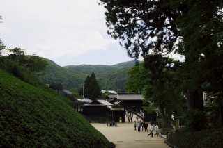 旧東海道：箱根関所跡を江戸方より見る
