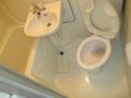 東京都西東京市　賃貸物件原状回復　入居者退去後空き室１Ｒ＋ロフト付きハウスクリーニング　浴室３点ユニットバス清掃　作業完了後　１