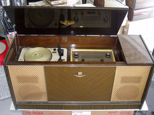 ◇1960年代ビクターHiFiAudiola真空管ステレオ「BR-450」の修復修理